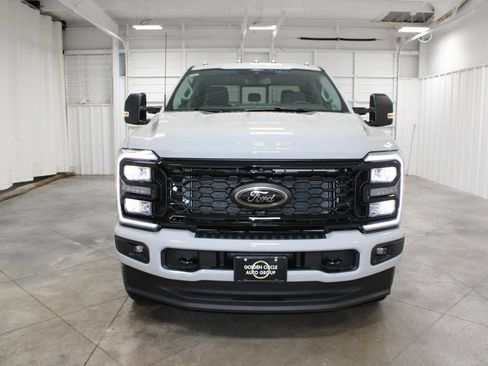 New 2026 Ford F250 XLT w/ XLT Premium Package AWD/4WD image 2