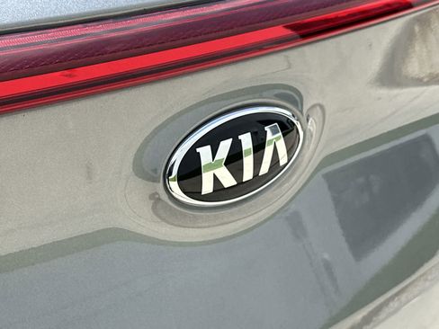 Used 2022 Kia Sportage LX image 16