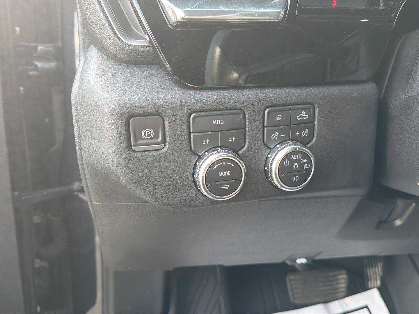 Certified 2025 GMC Sierra 1500 SLT AWD/4WD image 21