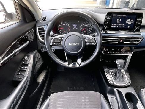 Used 2023 Kia Seltos S FWD image 5