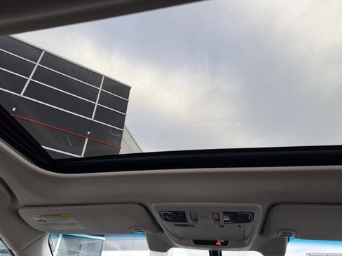 Used 2017 Subaru Outback 2.5i Limited image 15