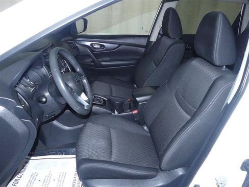 Used 2017 Nissan Rogue SV AWD/4WD image 18