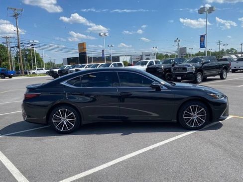 Used 2025 Lexus ES 300h w/ Premium Package FWD image 6