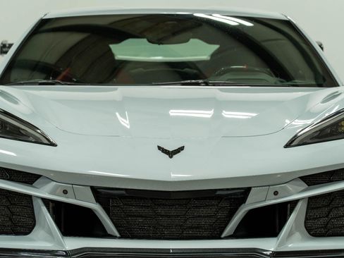 Used 2023 Chevrolet Corvette Z06 w/ Z07 Performance Package RWD image 5