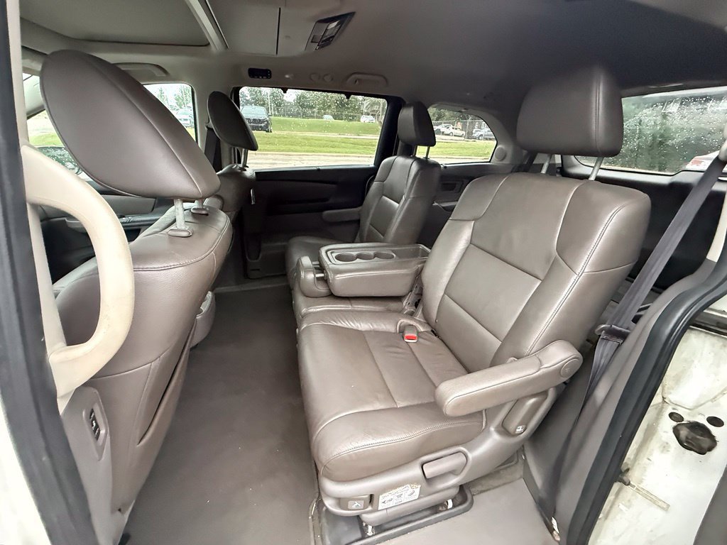 Used 2016 Honda Odyssey Touring Elite image 11