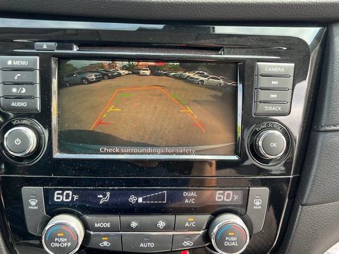 Used 2019 Nissan Rogue SV w/ Sun & Sound Touring Package image 28