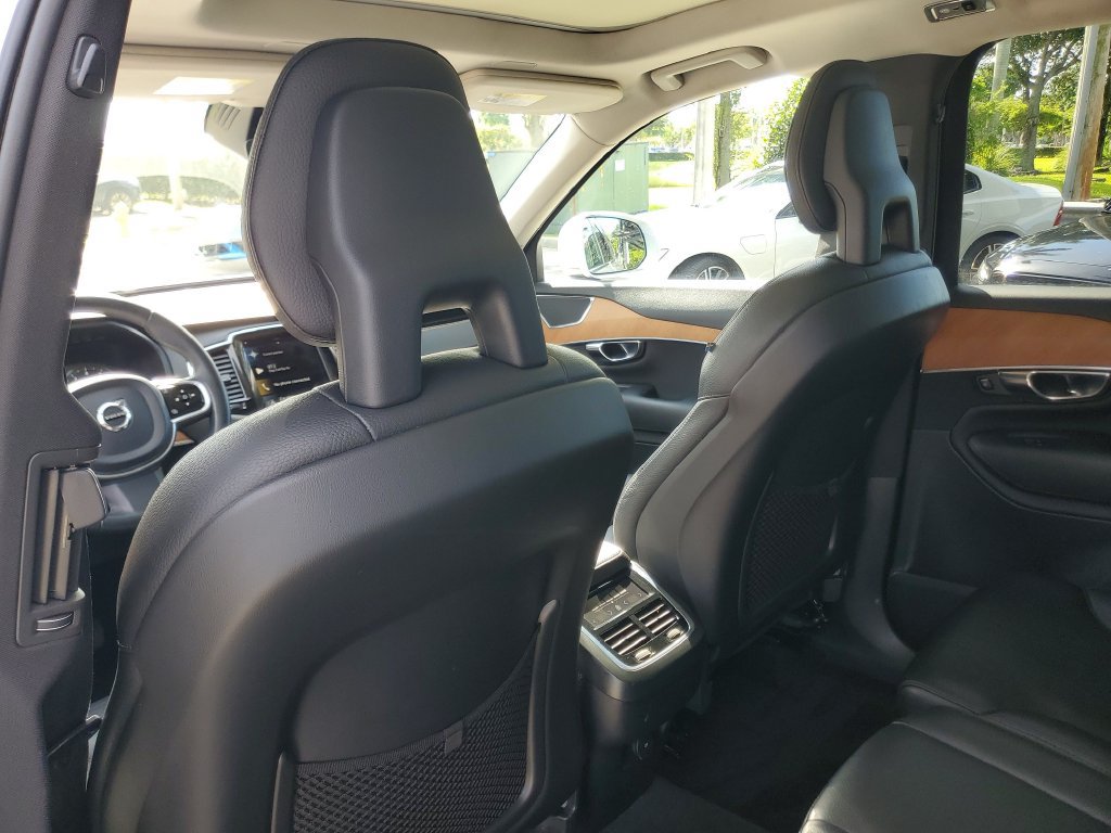Used 2022 Volvo XC90 T6 Momentum w/ Advanced Package AWD/4WD image 13