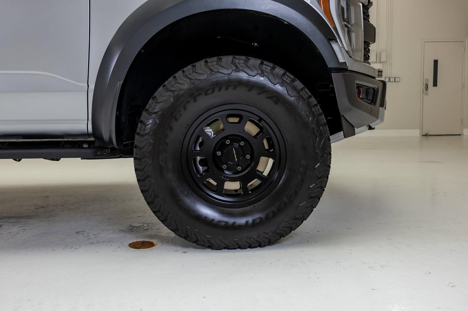 Used 2023 Ford F150 Raptor w/ Raptor Carbon Fiber Package AWD/4WD image 11