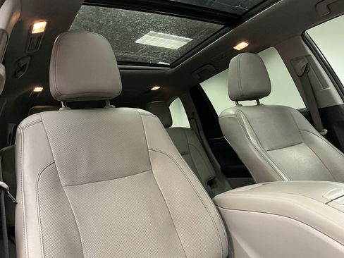 Used 2015 Toyota Highlander Limited Platinum AWD/4WD image 38