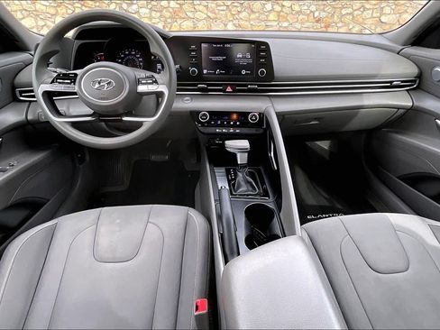 Used 2023 Hyundai Elantra SEL w/ Cargo Package image 15