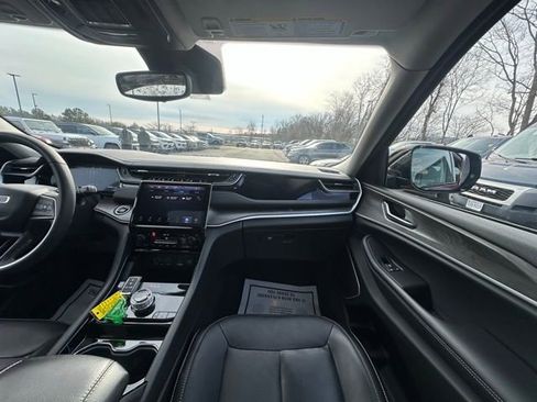 Used 2022 Jeep Grand Cherokee Limited 4xe image 29