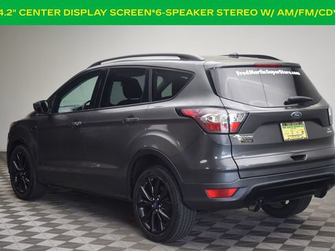 Used 2018 Ford Escape SE w/ SE Sport Appearance Package FWD image 4