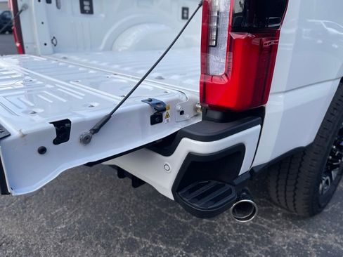 New 2025 Ford F350 Platinum w/ FX4 Off-Road Package image 49