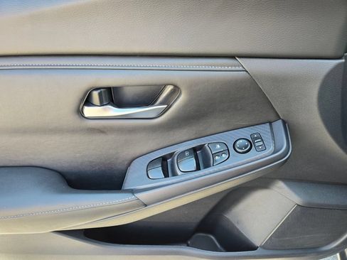 Certified 2024 Nissan Sentra SV FWD image 15