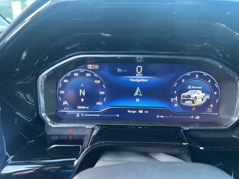 Used 2024 Chevrolet Silverado 1500 LT Trail Boss w/ Convenience Package II image 23