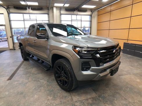 Used 2025 Chevrolet Colorado Z71 w/ Technology Package image 1