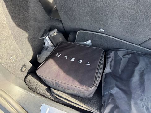 Used 2018 Tesla Model X 75D image 49