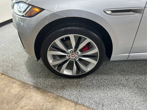 Used 2020 Jaguar F-PACE S AWD/4WD image 32