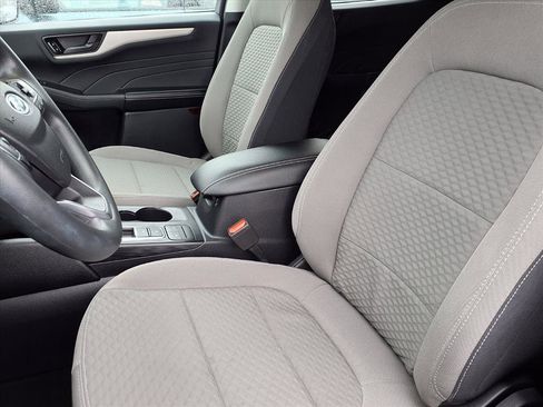 Used 2022 Ford Escape SE image 3