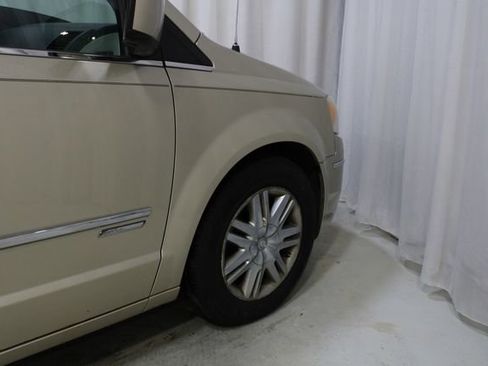 Used 2010 Chrysler Town & Country Touring FWD image 24