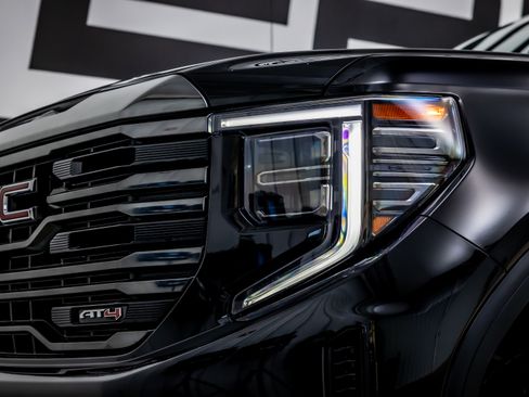 Used 2023 GMC Sierra 1500 AT4 w/ AT4 Preferred Package image 20