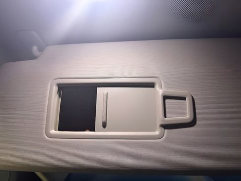 Used 2025 Volkswagen Atlas SE image 20