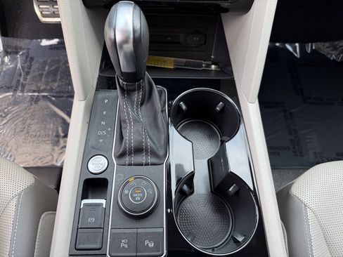 Used 2021 Volkswagen Atlas SEL Premium image 27