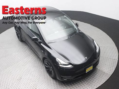 Used 2021 Tesla Model Y Long Range AWD/4WD image 3