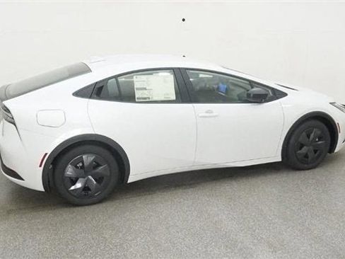 New 2025 Toyota Prius Plug-In Hybrid FWD image 76