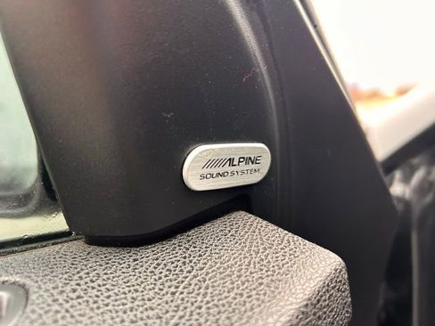 Used 2019 Chrysler 300 S image 31