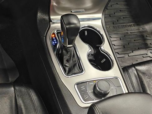Used 2021 Jeep Grand Cherokee Limited AWD/4WD image 8