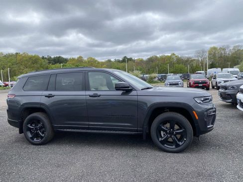 New 2026 Jeep Grand Cherokee L Limited w/ Limited Altitude Package AWD/4WD image 2
