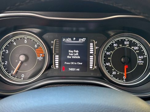 Used 2019 Jeep Cherokee Latitude Plus AWD/4WD image 20