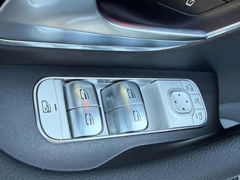 Used 2025 Mercedes-Benz GLE 450 4MATIC image 40