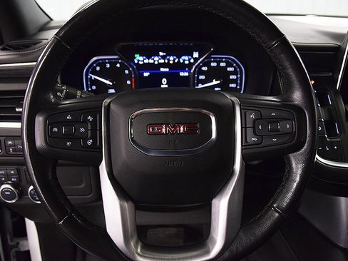 Used 2021 GMC Yukon SLT w/ SLT Premium Package image 18