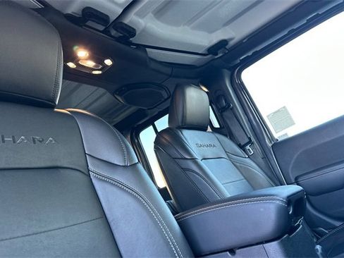 Used 2023 Jeep Wrangler Unlimited Sahara w/ Cold Weather Group image 19