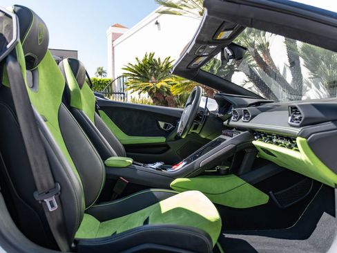 Used 2023 Lamborghini Huracan EVO image 8