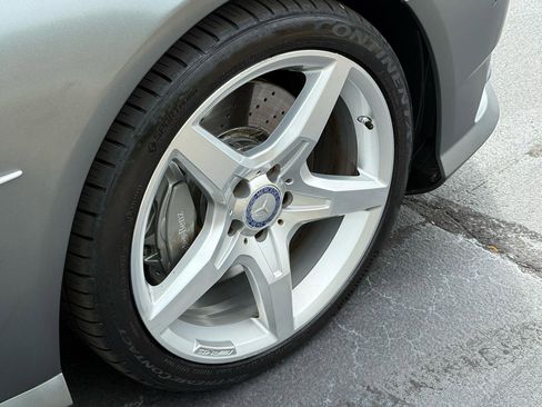 Used 2013 Mercedes-Benz SL 550 image 25