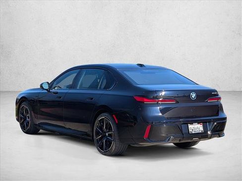 Used 2025 BMW i7 eDrive50 w/ M Sport Package RWD image 8
