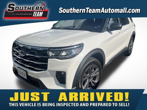 Used 2026 Ford Explorer Active w/ Active Comfort Package AWD/4WD image 1