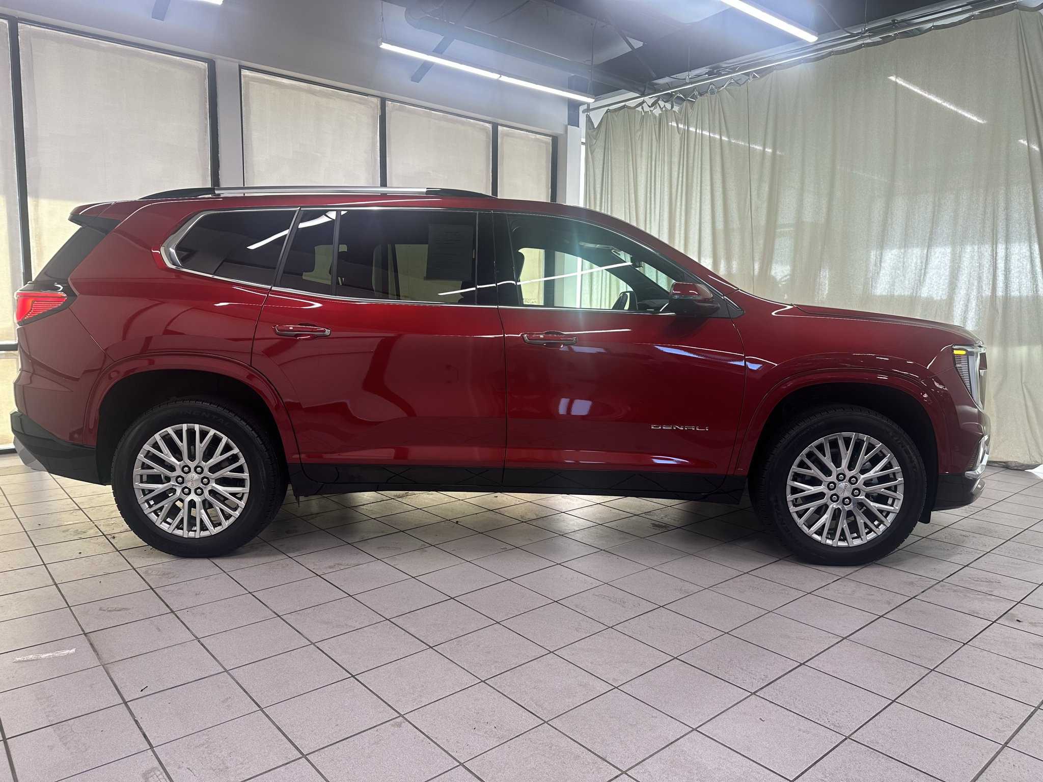 Used 2026 GMC Acadia Denali w/ Super Cruise Package AWD/4WD image 2