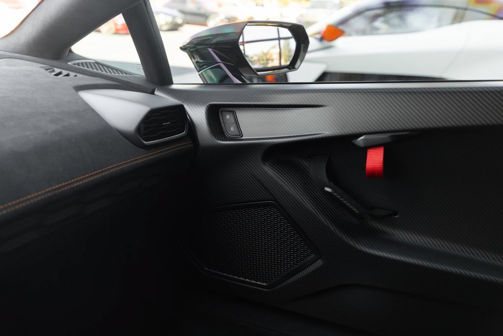 Used 2023 Lamborghini Huracan STO RWD image 45