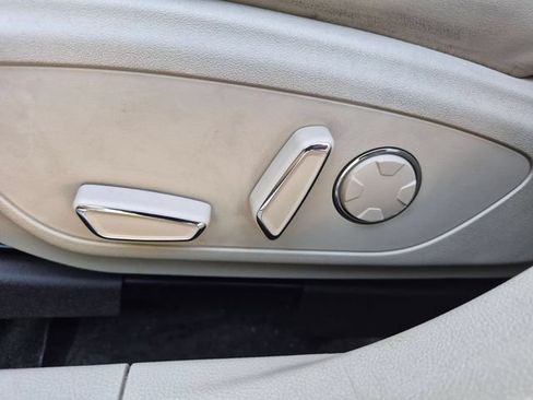 Used 2018 Lincoln MKZ Reserve w/ Climate Package FWD image 15