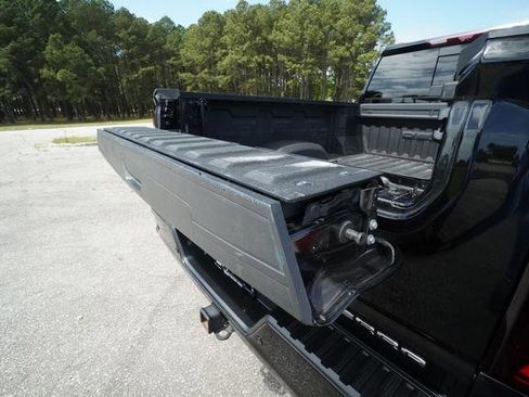 Used 2024 GMC Sierra 2500 Denali Ultimate image 11