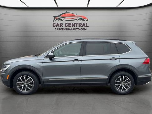 Used 2020 Volkswagen Tiguan SE image 2