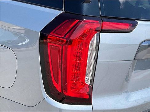 Used 2024 GMC Yukon AT4 w/ AT4 Premium Package image 21