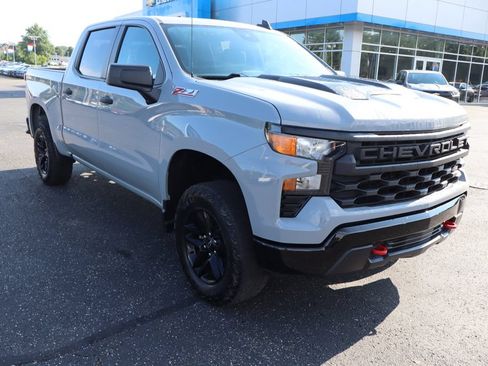 Used 2024 Chevrolet Silverado 1500 Custom Trail Boss AWD/4WD image 2