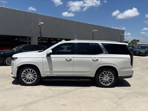 Used 2024 Cadillac Escalade Premium Luxury w/ Performance Package AWD/4WD image 9