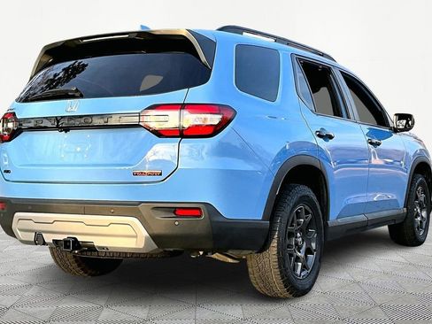 Used 2023 Honda Pilot TrailSport image 6