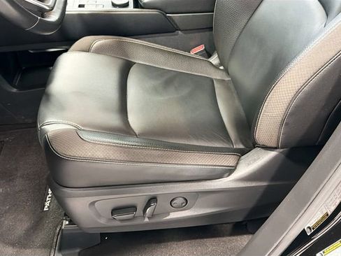 Used 2023 Nissan Pathfinder SL image 18